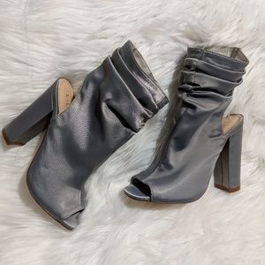 NWOT Gray Boots
